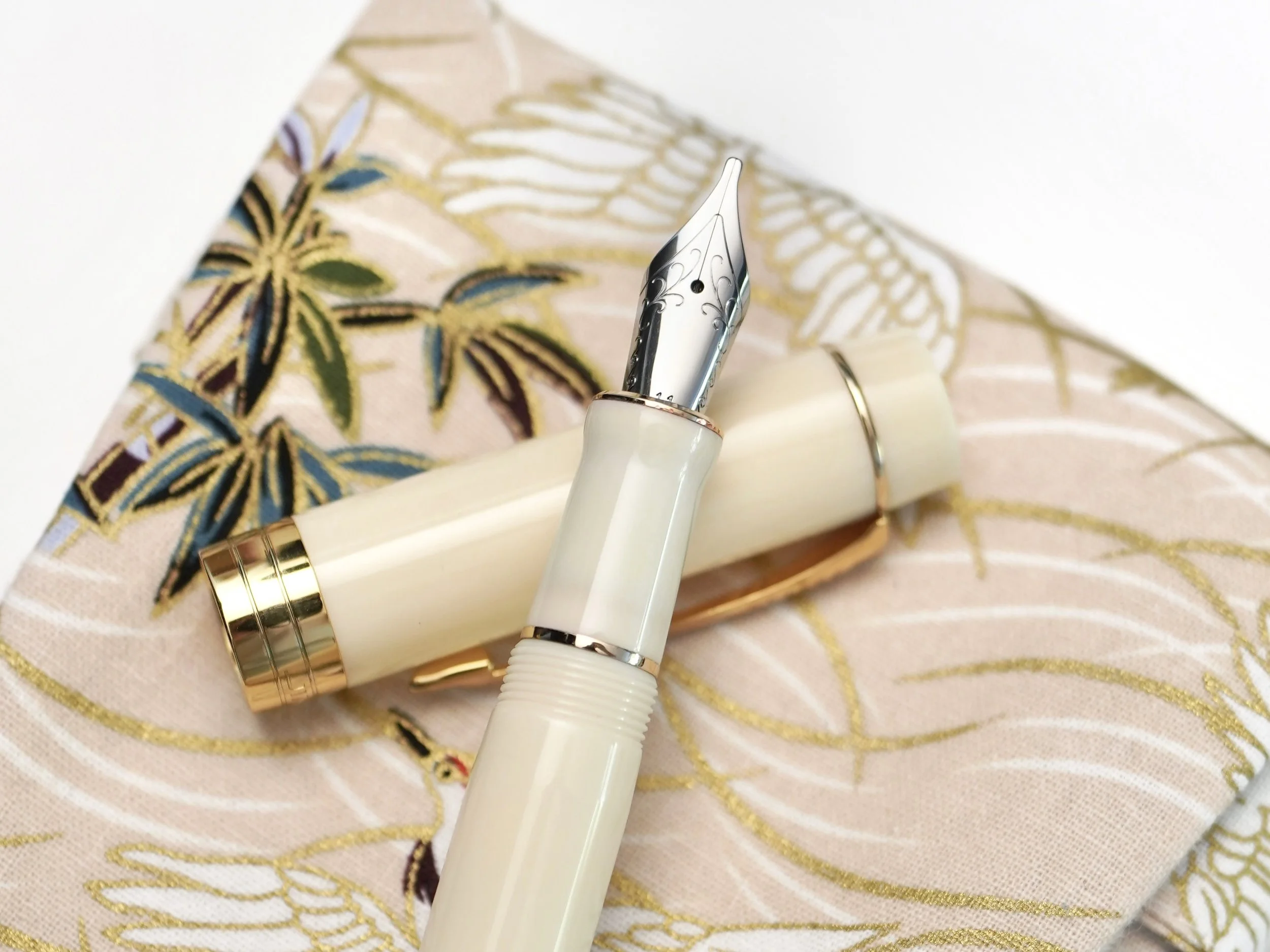 My first stub nib fountain pen: Jinhao Centennial ✖️ Jowo #6 1.1